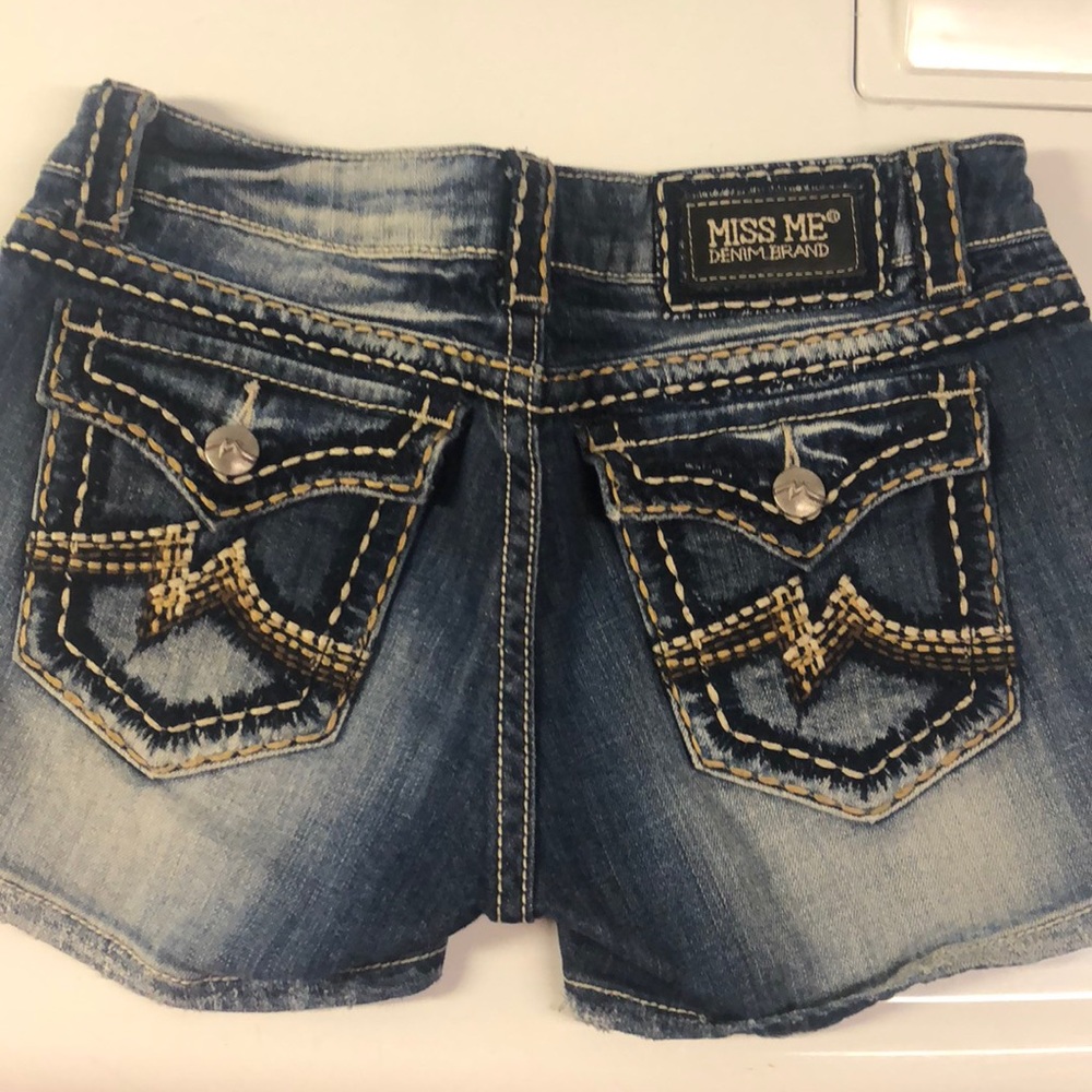 Miss Me denim shorts size 30